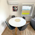 Apartma Southview & Parking *
